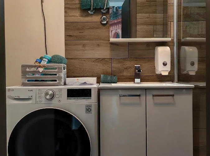 Andreas - Amphitheater With Free Parking- Pula