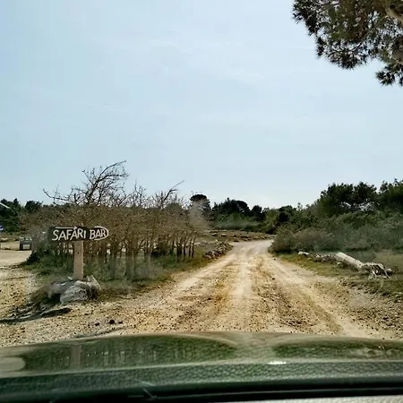 Andreas - Amphitheater With Free Parking- 아파트 풀라