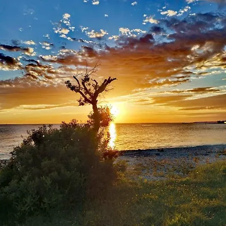 Andreas - Amphitheater With Free Parking- 아파트 풀라