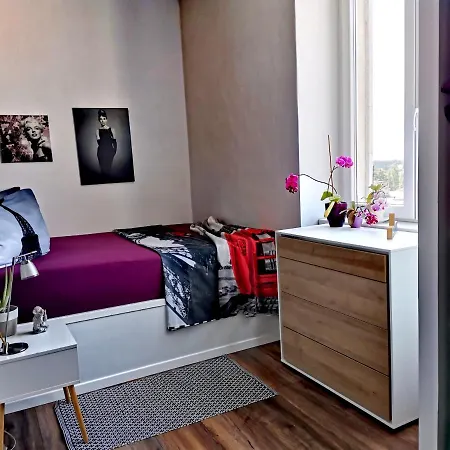 Andreas - Amphitheater With Free Parking- * 풀라