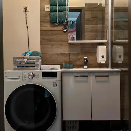 Andreas - Amphitheater With Free Parking- プーラ