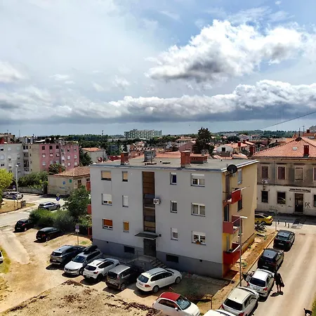 Apartment Andreas - 300m From Arena, Free Parking
