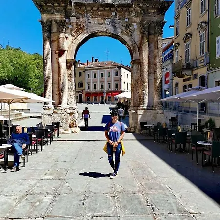 Andreas - Amphitheater With Free Parking- Apartament Pula