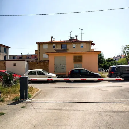 Andreas - Amphitheater With Free Parking- Apartament Pula